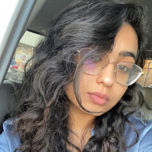 Meet your Posher, Aisha - Picture 3 of 9